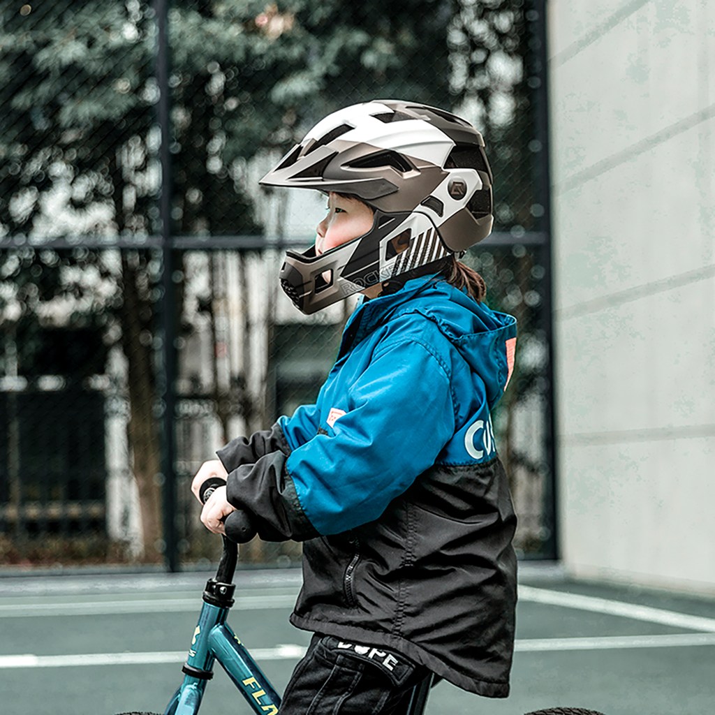 Rockbros TS-61 10110061006 Vaikiškasis dviračio šalmas su atimamu žandikauliu, dydis M (54-57 cm) - pilka -- Bicycle Helmets