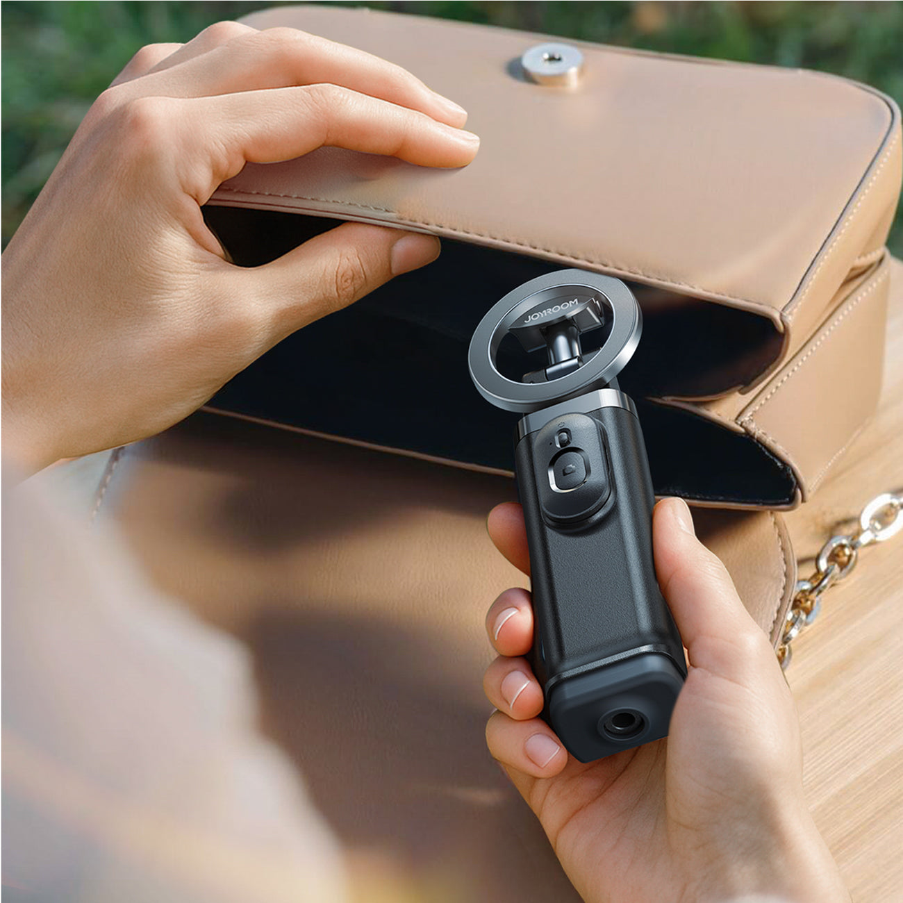 „Joyroom JR-ZS509 MagSafe“ suderinama „selfie Stick“ su „Bluetooth“ – juoda