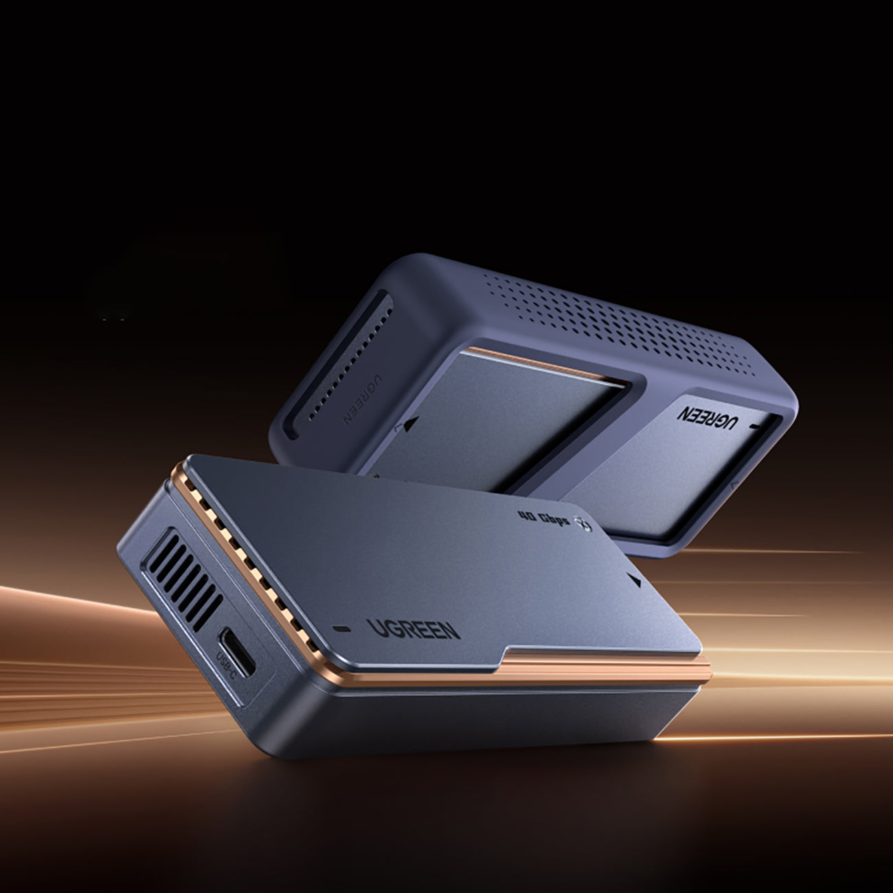 Ugreen D703 USB4 40Gb/s M.2 NVMe SSD Dėklas su Aktyviu Aušinimu - Pilkas -- Hard Drive Adapters