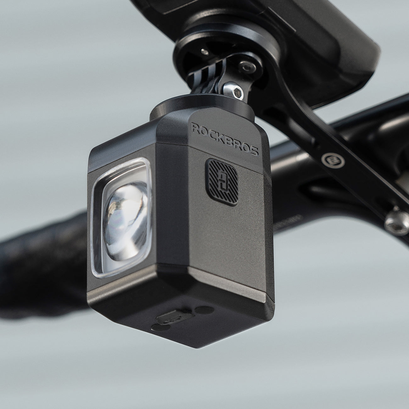 Rockbros M8 1600lm priekinė dviračio lempa su nuotoliniu valdymu 10m, įkraunamoji 4000 mAh - juoda -- Bicycle Lights