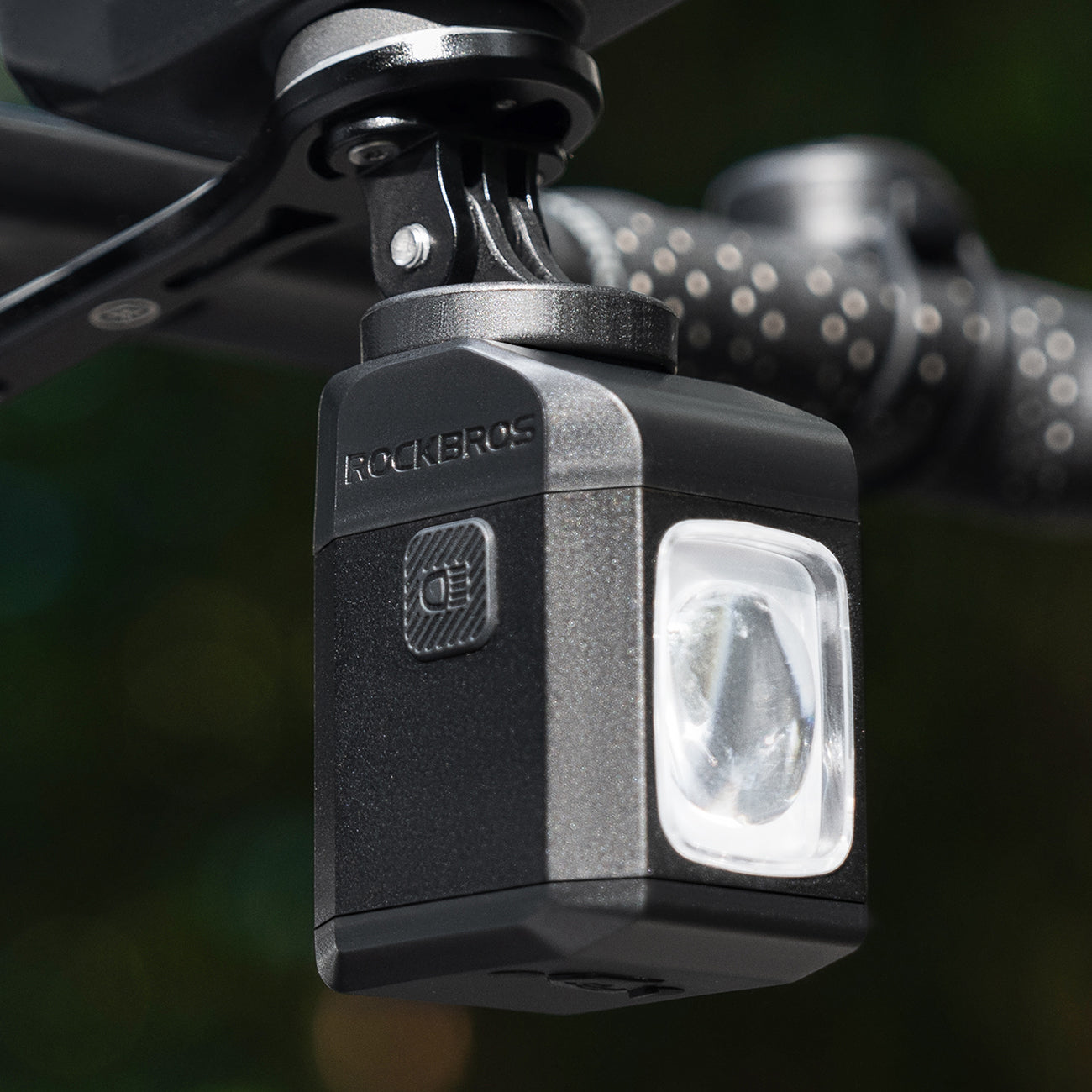 Rockbros M8 1600lm priekinė dviračio lempa su nuotoliniu valdymu 10m, įkraunamoji 4000 mAh - juoda -- Bicycle Lights