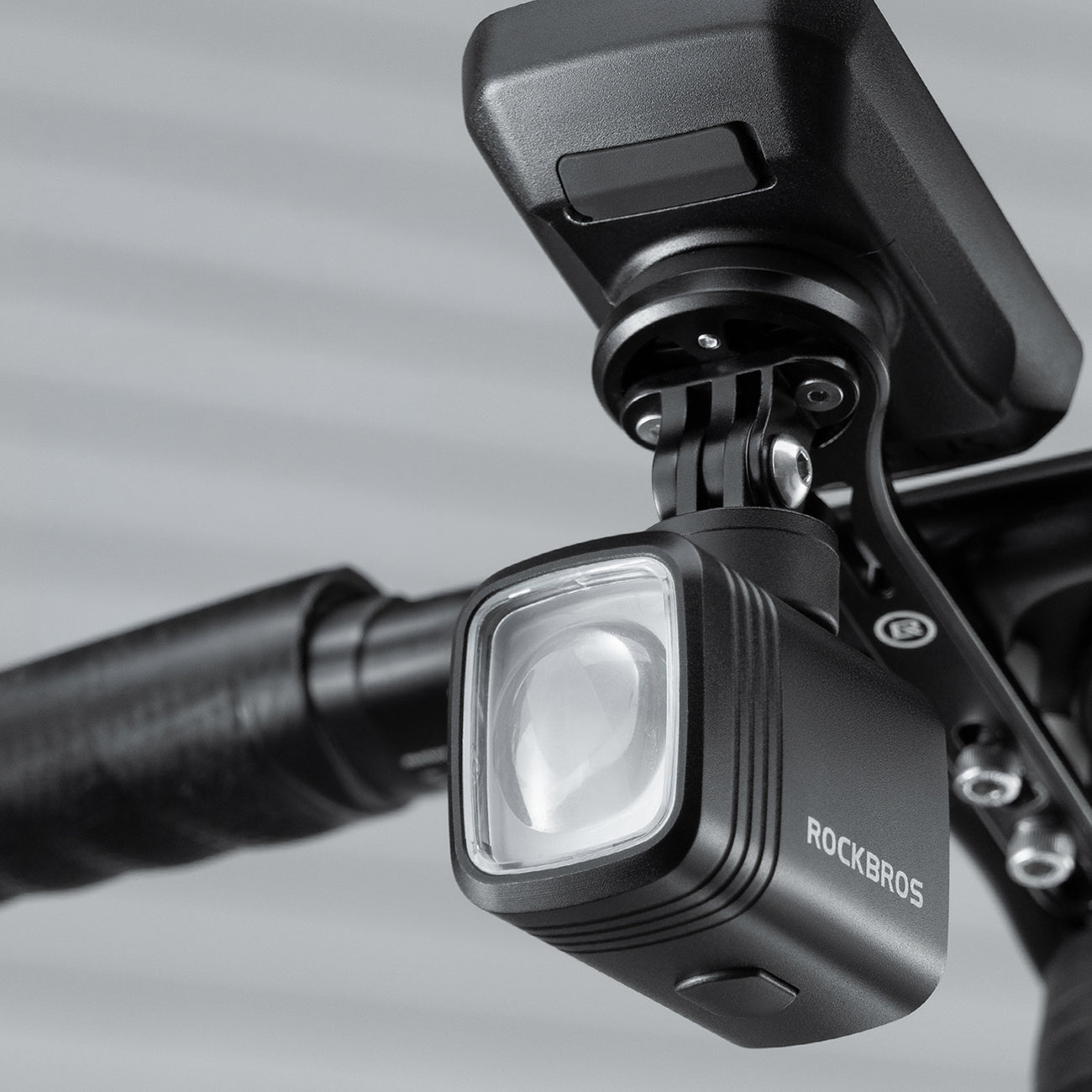 Rockbros M6 1000 lm priekinė dviračio lempa 2800 mAh akumuliatorius - juoda -- Bicycle Lights
