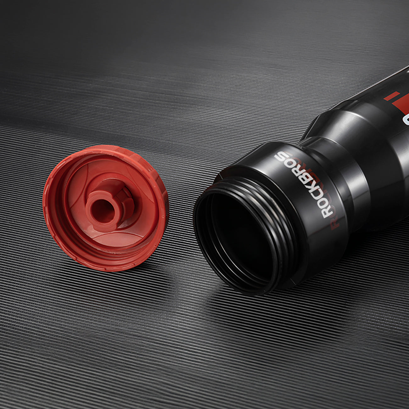 Rockbros 750 ml dviračio butelis - Skaidri juoda su raudona nusipylimo viršute -- Cycling Accessories