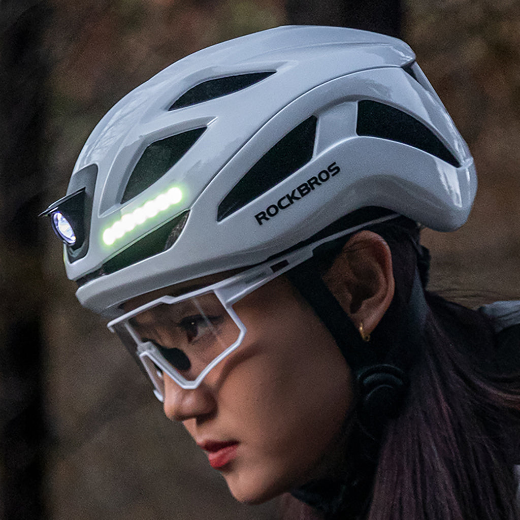 Rockbros ZK-077 dviračio šalmas su integruota daugiakryptine apšvietimo sistema 57-61 cm - baltas -- Bicycle Helmets