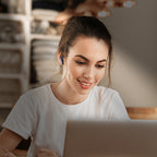 QCY T13X ausies viduje nuotolinės žarnos su ENC IPX5 Bluetooth 5.3 - violetinė -- Headphones