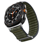 Spigen WBF0 dirželis, skirtas Samsung Galaxy Watch Ultra 47mm – žalias
