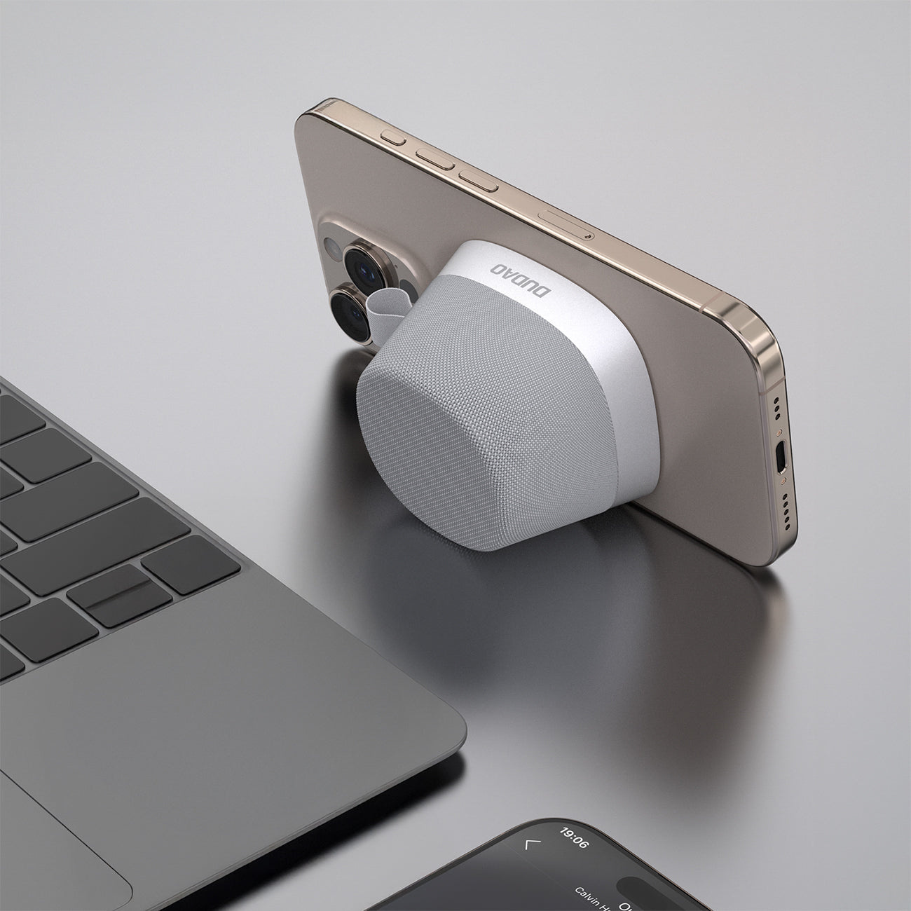 Dudao Y20 bevielė garsiakalbis su magnetine jungtimi Bluetooth 5.3 - sidabrinė -- Bluetooth Speakers