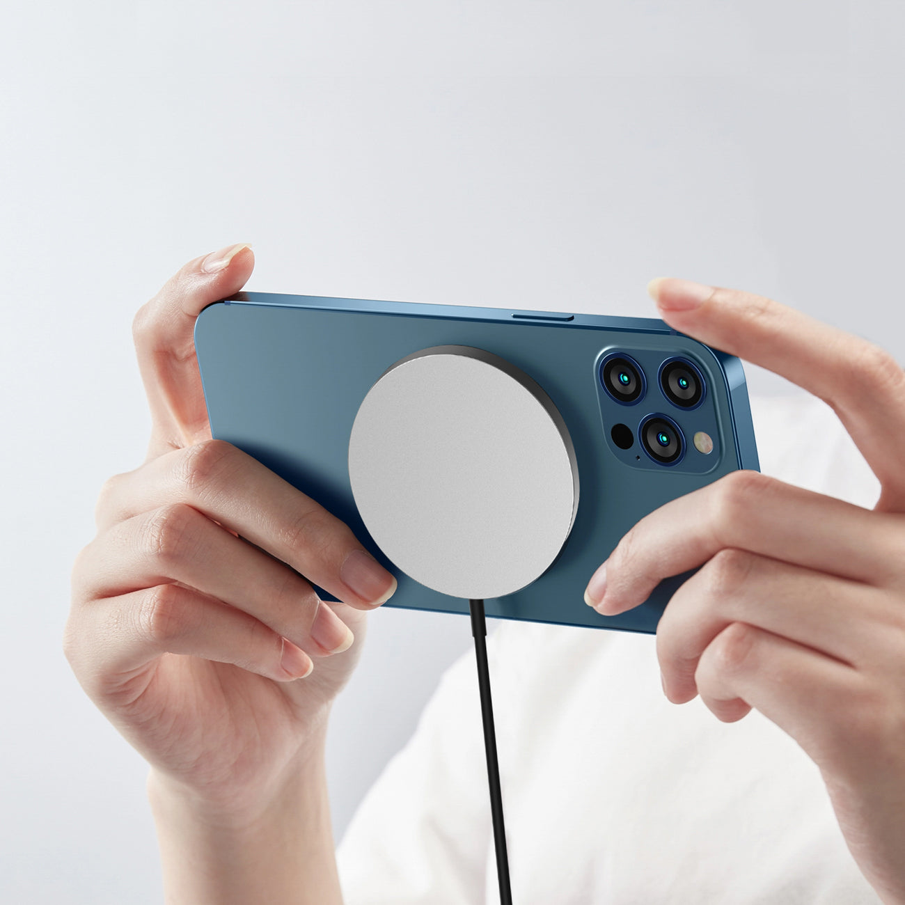 Dudao A12XS 15W MagSafe Compatible belaidis įkroviklis - juodas