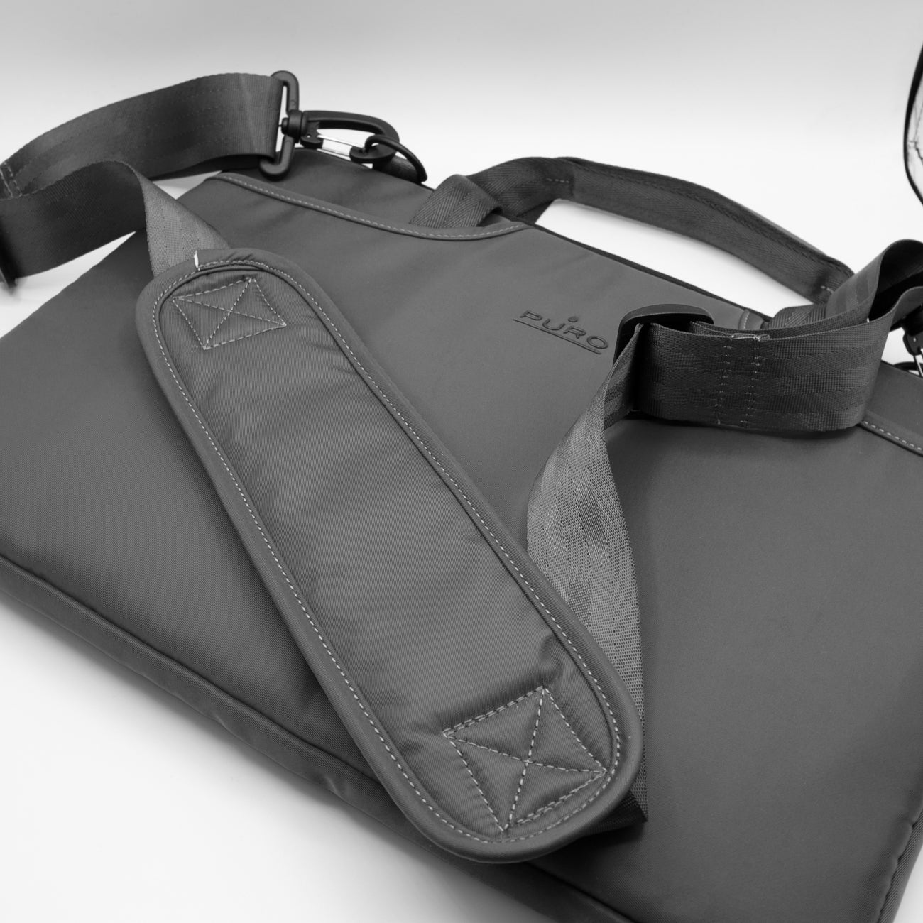 Puro Scudo SleevePro iš nailono, skirtas MacBook ir nešiojamajam kompiuteriui iki 14" - juodas -- Laptop Bags
