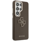 Guess Grained Big 4G Metalinis logotipo dėklas, skirtas Samsung Galaxy S26 Ultra – rudas