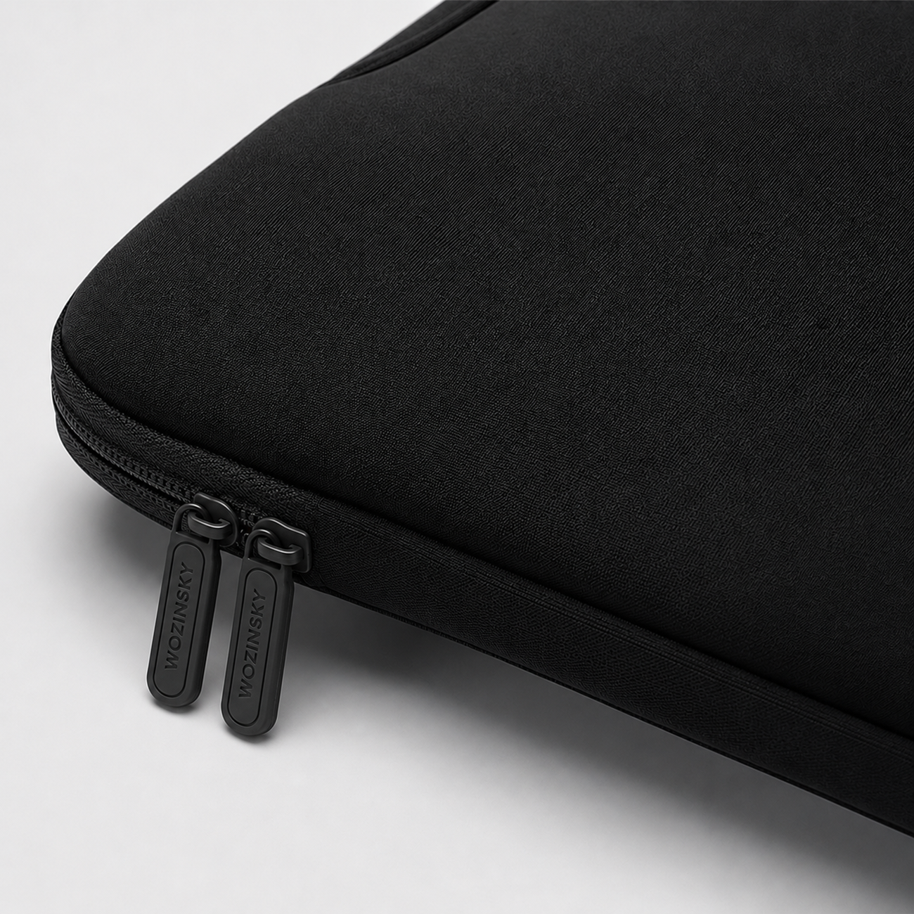 Wozinsky WNT-11B 10-11" Nešiojamojo kompiuterio krepšys su iš traukiamu neoproeno rankena - juodas -- Laptop Bags