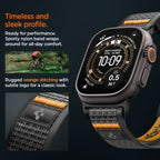 „Spigen Athlex Air 2“ dirželis, skirtas „Apple Watch“ (44 / 45 / 46 / 49 mm) – juodas ir oranžinis