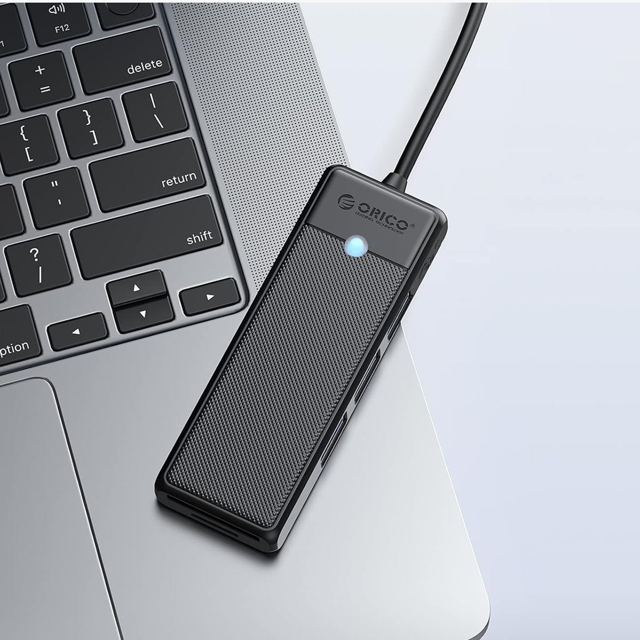 Orico PAPW3AT-C3 USB šakotuvas, 4 prievadai, 3x USB-A 3.0 su microSD/SD skaitytuvu, 1 m - juodas -- USB Hubs