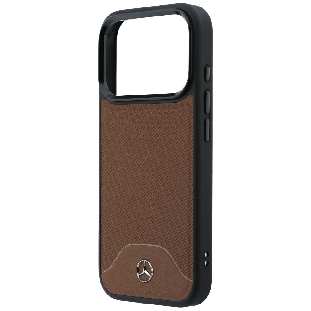 Mercedes Leather Wood Effect and Curve MagSafe dėklas iPhone 17 Pro - rudas -- iPhone 17 Pro