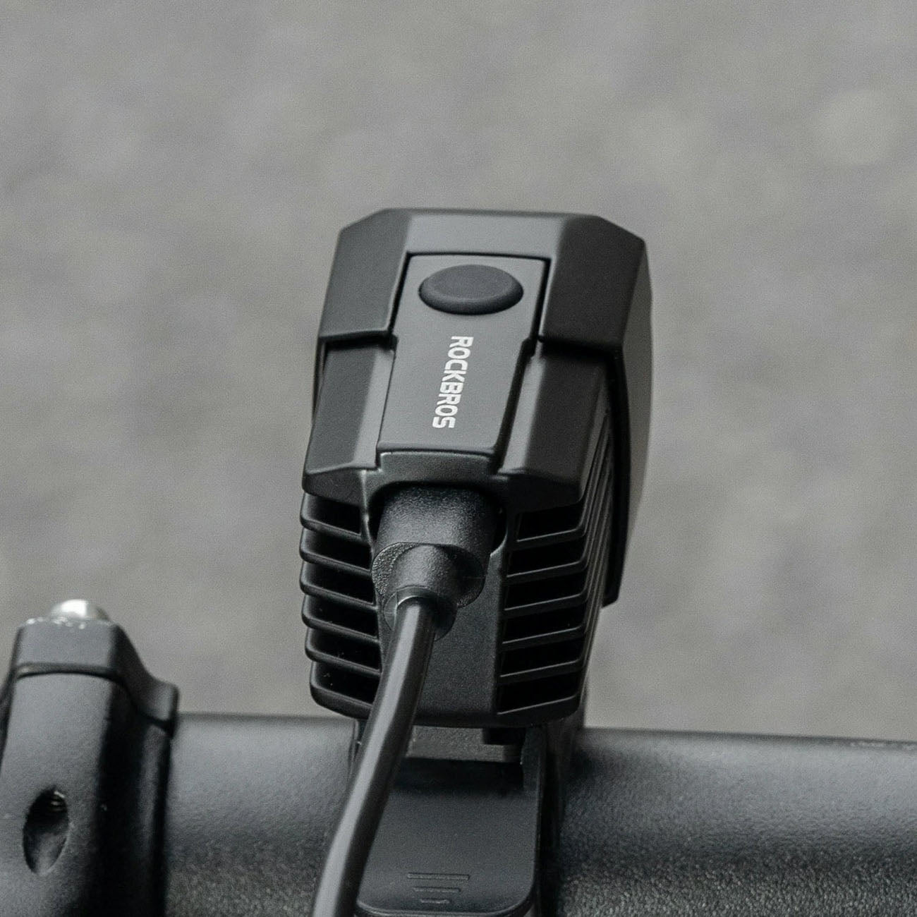 Rockbros RHL1600 Priekinė dviračio lempa 1600 lm su išorine maitinimo dalimi USB-C - juoda -- Bicycle Lights