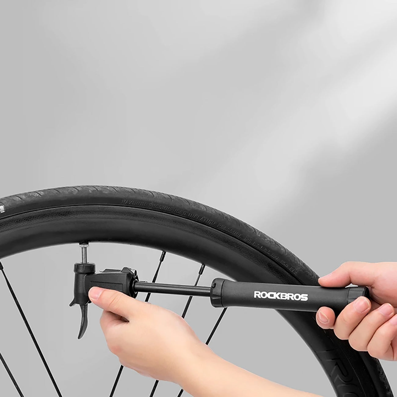 ROCKBROS TM-1701P 80 PSI Mini dviračio pompa Presta ir Schrader vožtuvams - juoda -- Bicycle Pumps