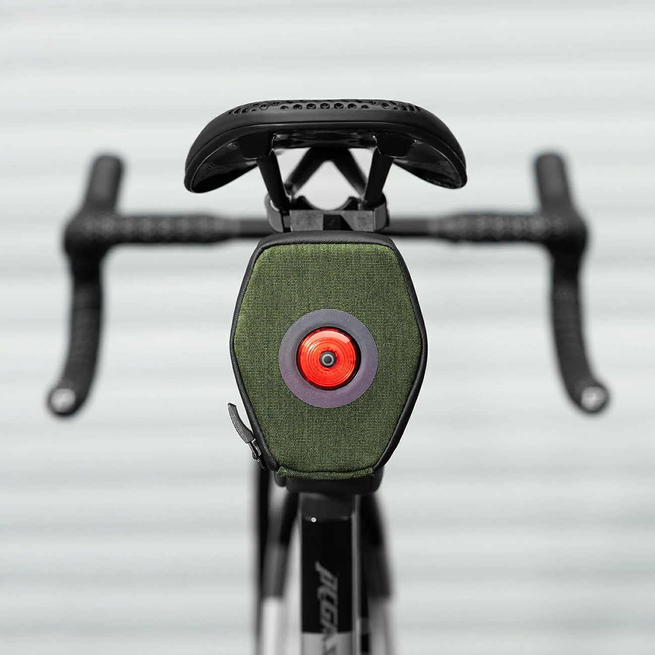 Rockbros C52-2 lengvasis balto krepšys su 250 mAh apšvietimu - žalias -- Bicycle Bags