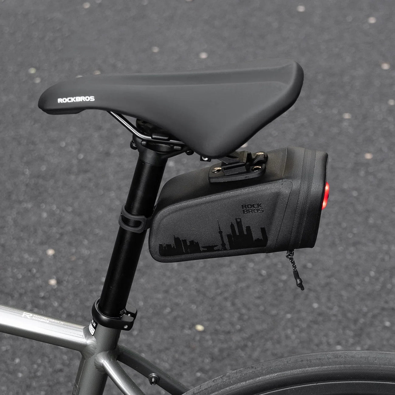 Rockbros AS-141 Lengvas dviračio balno krepšys su išmaniąja galine šviesa - Juodas -- Bicycle Bags