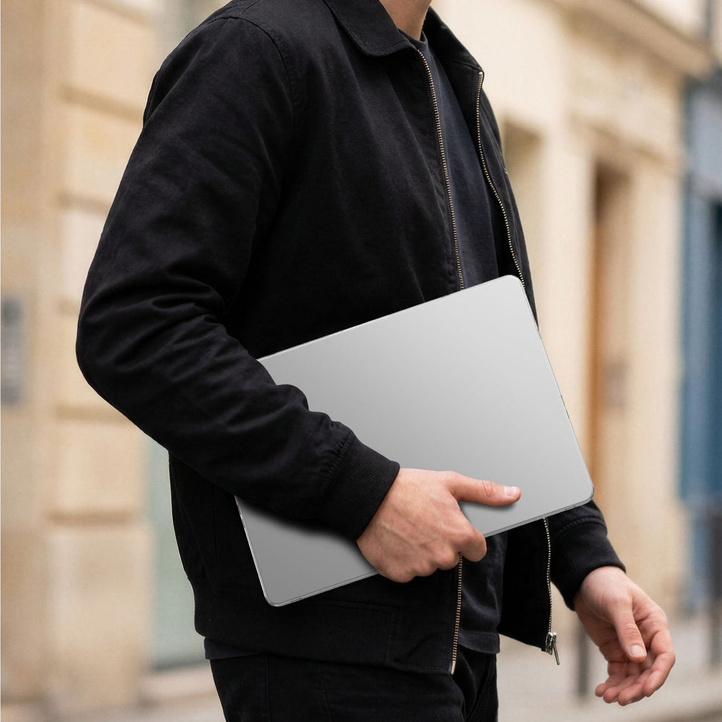 AmazingThing Titan Hardshell dėklas MacBook Air M5 13.6" - Skaidrus -- MacBook Air 13" M5