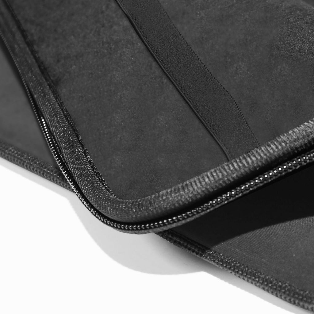 AmazingThing Minimal BasicBag nešiojamojo kompiuterio krepšys MacBook Neo 13" - Juodas -- Laptop Bags