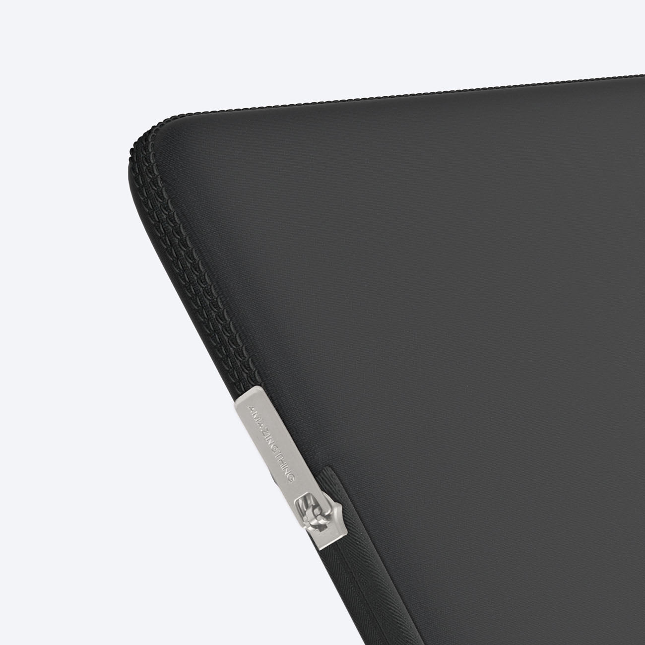 AmazingThing Minimal BasicBag nešiojamojo kompiuterio krepšys MacBook Neo 13" - Juodas -- Laptop Bags