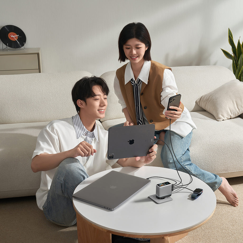 Cuktech AD1204U 120W sieninis įkroviklis su ekranu ir USB-C kabeliu - Sidabrinė -- Cell phone chargers