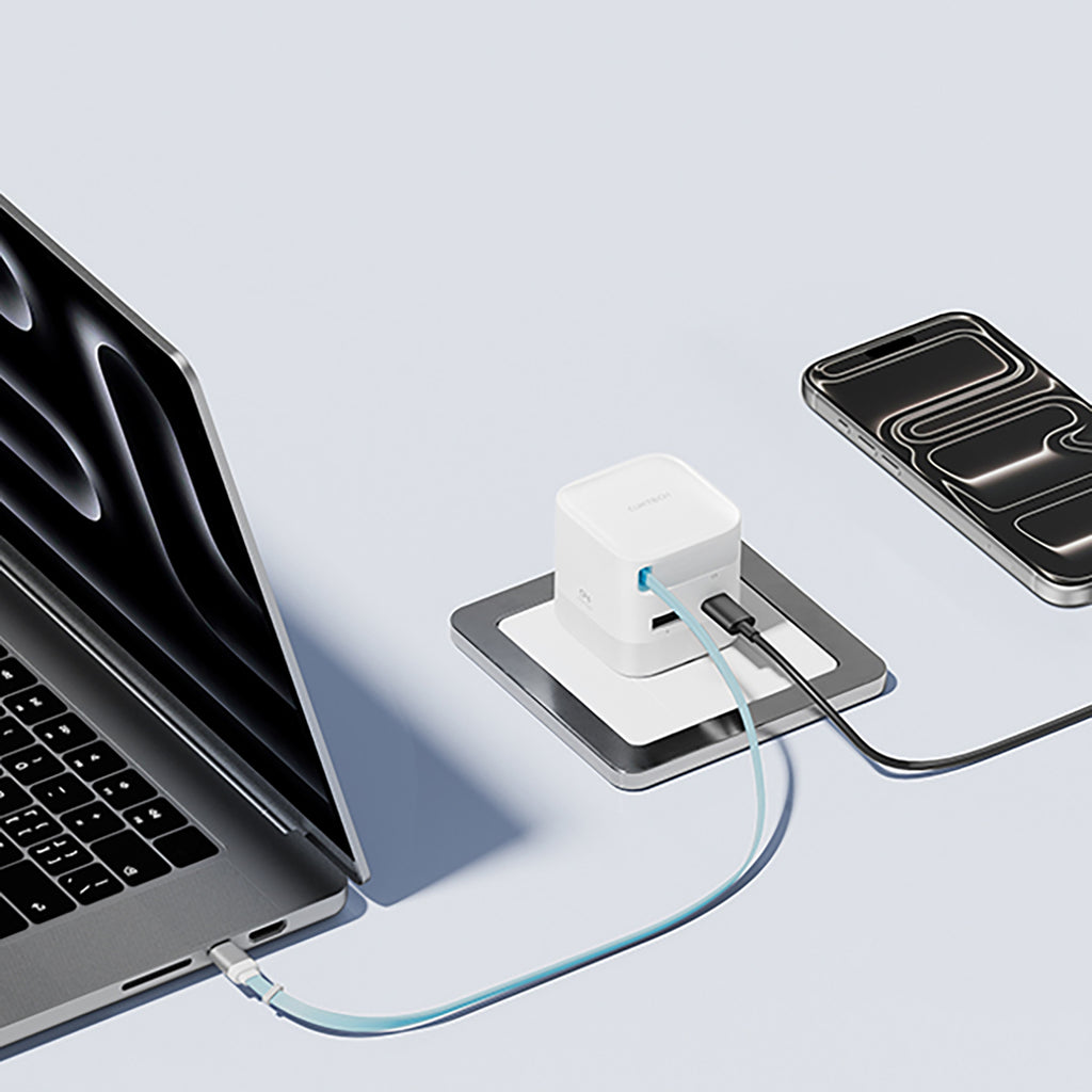Cuktech AD653W 67W GaN 2x USB-C + USB-A sieninis įkroviklis su 70cm patrauktu USB-C kabeliu - Balta -- Cell phone chargers