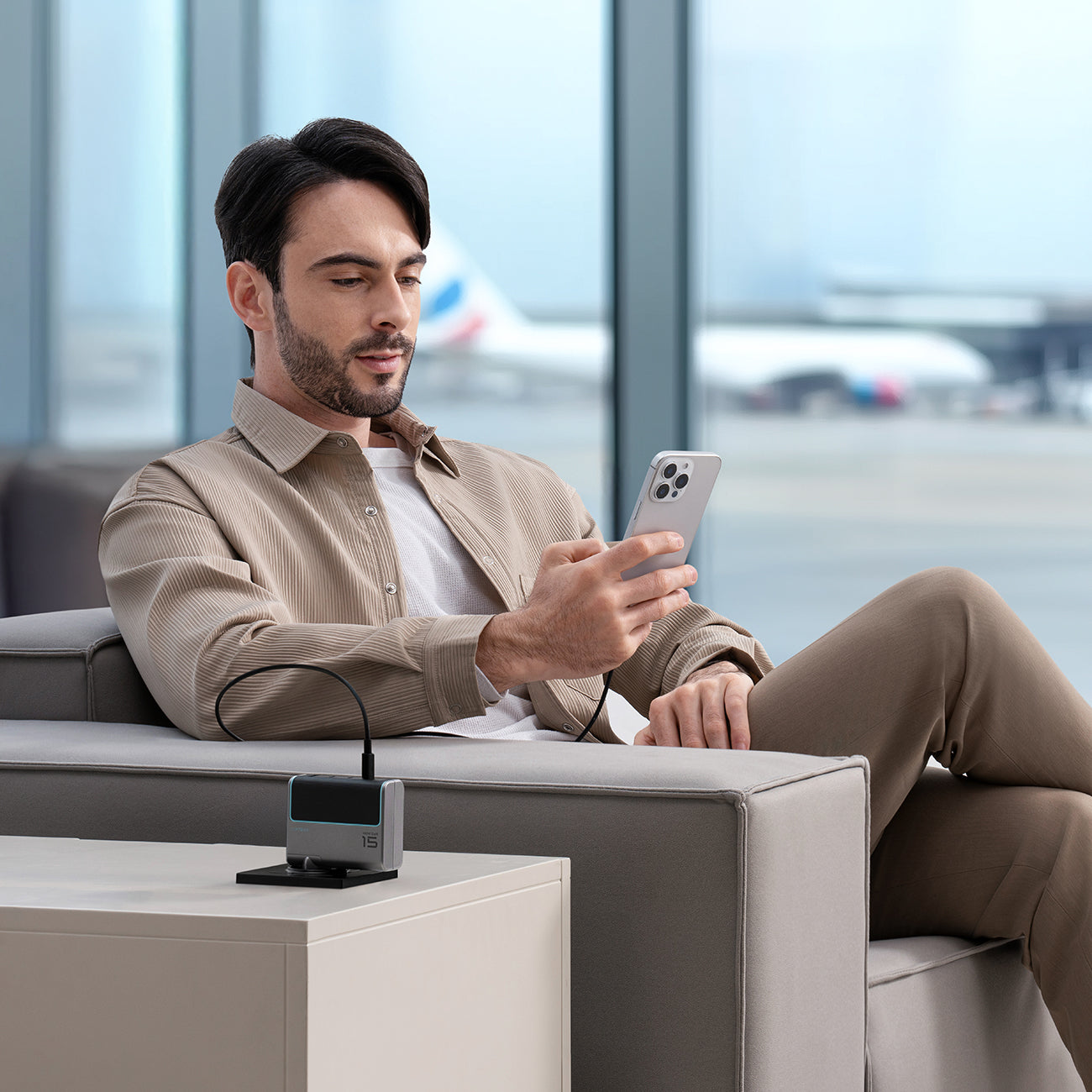 Cuktech AD1404UEU 140W GaN 3x USB-C + USB-A Sieninis įkroviklis su USB-C kabelu - Pilkas -- Cell phone chargers