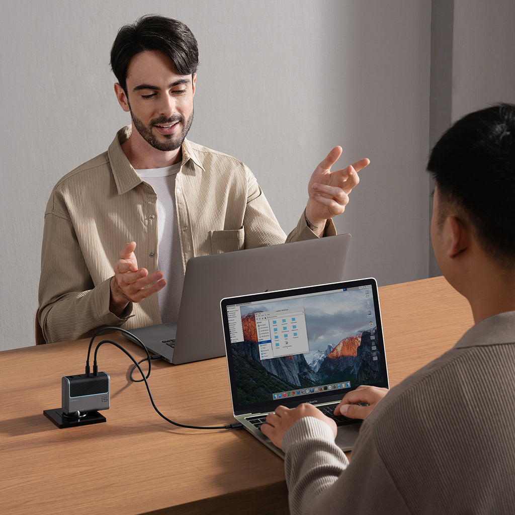 Cuktech AD1404UEU 140W GaN 3x USB-C + USB-A Sieninis įkroviklis su USB-C kabelu - Pilkas -- Cell phone chargers