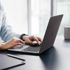 Dėklas Spigen AirSkin MacBook Air 13" 2023 / 2024 / 2025 / 2026 - pusiau skaidrus -- MacBook Air 13" 2023/2024/2025/2026