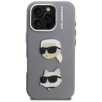 Karl Lagerfeld FW Grained Karl & Choupette Heads Pins dėklas iPhone 16 Pro - Pilkas -- iPhone 16 Pro