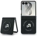 Karl Lagerfeld Karl&Choupette Pins MagSafe dėklas Samsung Galaxy Z Flip 8 - juodas -- Samsung Galaxy Z Flip 8