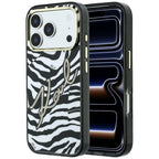 Karl Lagerfeld IML Signature Zebra Glitter MagSafe dėklas iPhone 17 Pro Max / 18 Pro Max - Auksinis -- iPhone 17 Pro Max...
