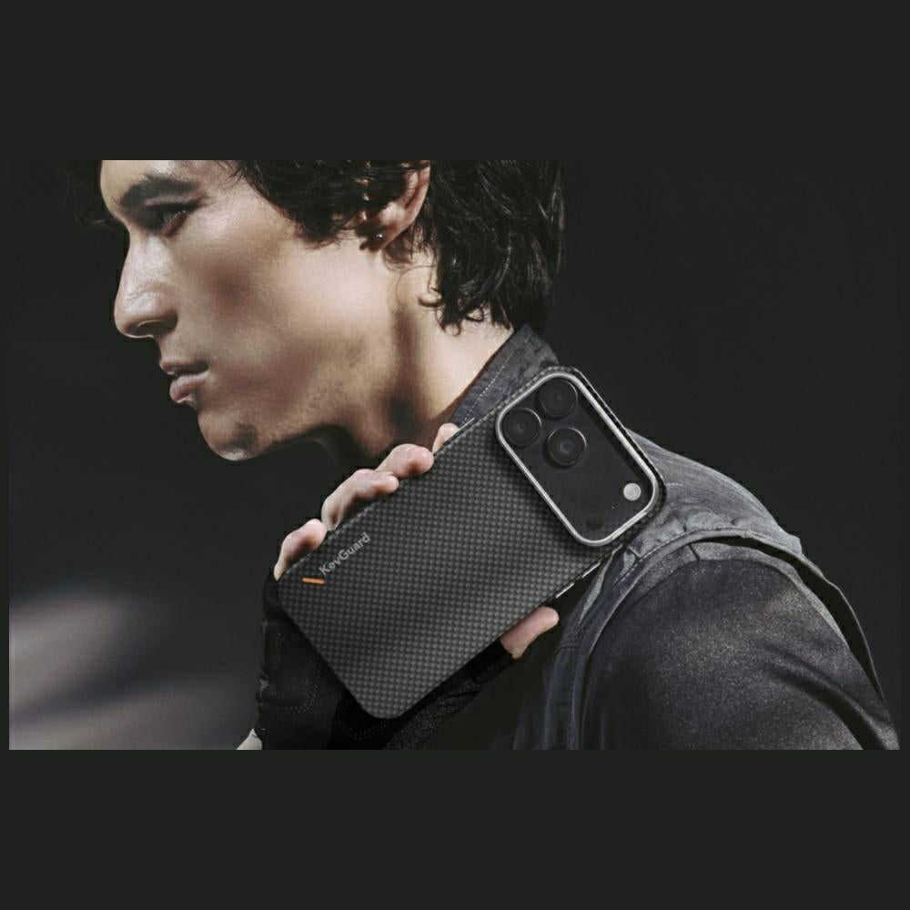 Uniq Keva EDGE Magclick įkrovimo dėklas iPhone 18 Pro / 17 Pro - Juoda -- iPhone 18 Pro / iPhone 17 Pro