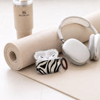 Tech-Protect Lamano dėklas AirPods Pro 3 - juodas ir smėlio spalvos -- AirPods Pro 3