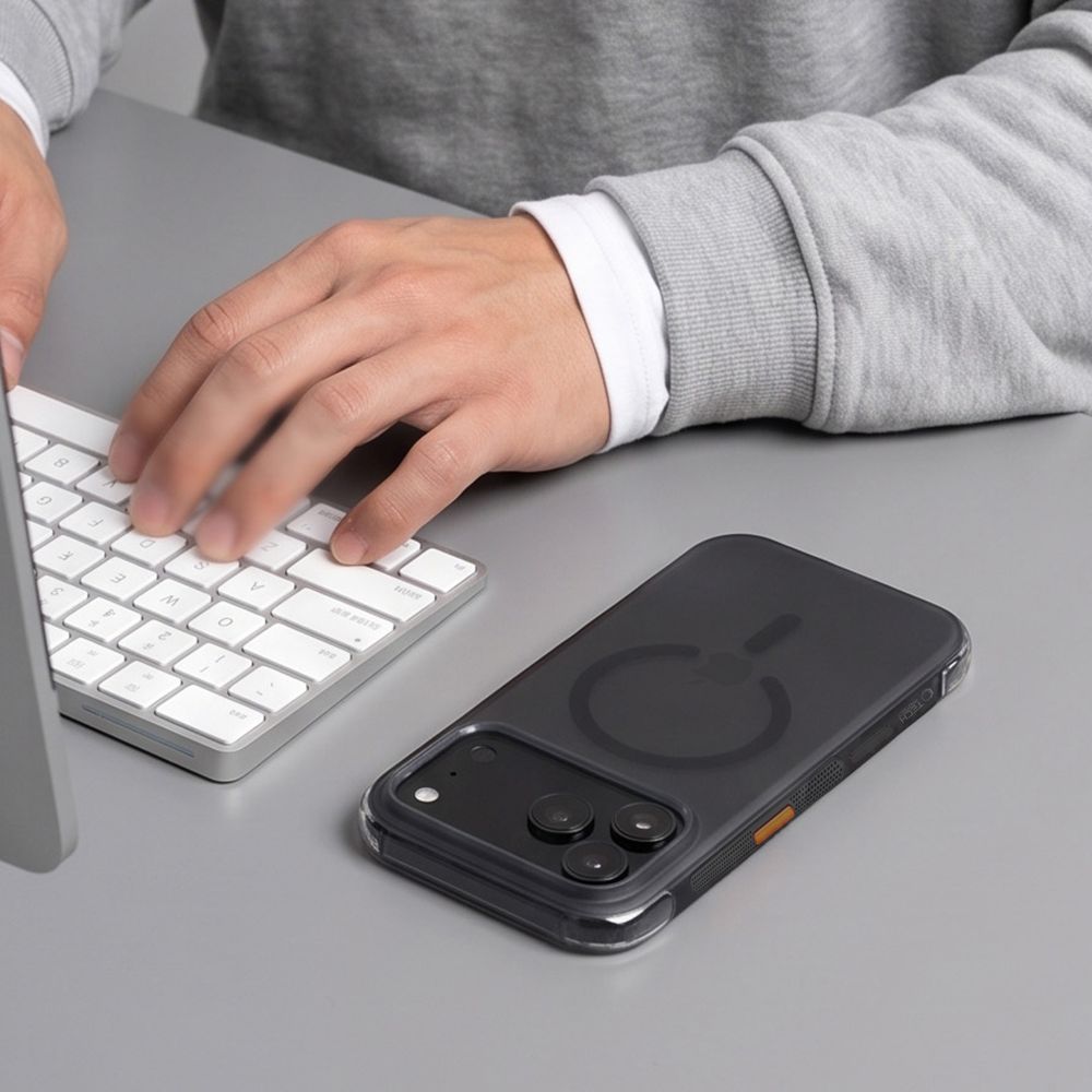 Dėklas Tech-Protect MagAir MagSafe CC telefonui iPhone 18 Pro / 17 Pro - matinė juoda -- iPhone 18 Pro / iPhone 17 Pro