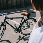 Wozinsky 13L dviračio šoninis krepšys su diržu - juoda (WBB1BK) -- Bicycle Bags