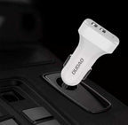 Dudao automobilinis rinkinio įkroviklis 2x USB 2.4A + USB 3in1 Lightning / Type C / micro USB laidas baltas (R7 white)