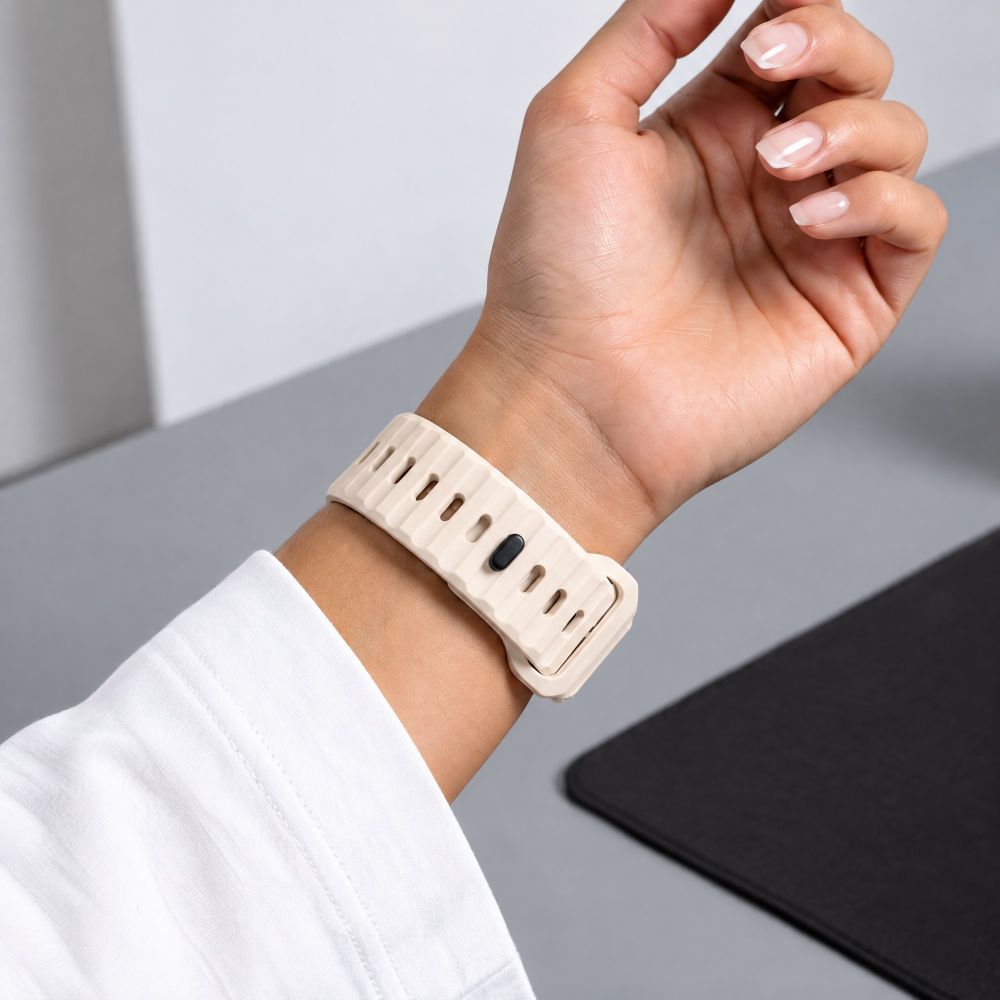 Dirželis Tech-Protect Silicone Line Apple Watch 8 / 9 / 10 / 11 / 12 / SE / Ultra (44 / 45 / 46 / 49 mm), smėlio -- Apple...