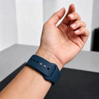Dirželis Tech-Protect Silicone Apple Watch 8 / 9 / 10 / 11 / 12 / SE (40 / 41 / 42 mm), tamsiai mėlynas -- Apple Watch 8...