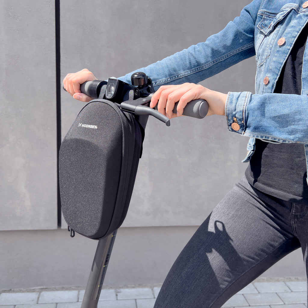 Wozinsky nepralaidus vandeniui paspirtuko rankenės krepšys 4L juodas (WSB1BK) -- Bicycle Bags