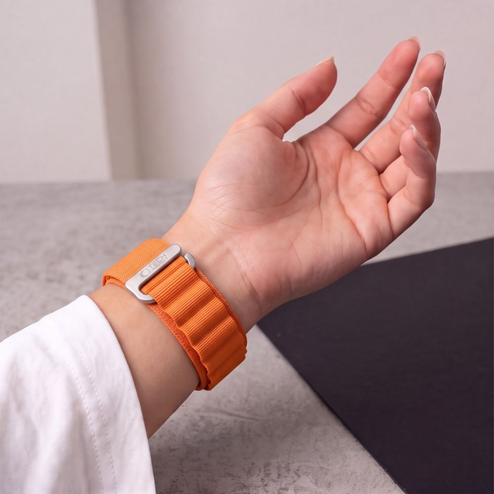 Dirželis Tech-Protect Nylon Pro Apple Watch 8 / 9 / 10 / 11 / 12 / SE / Ultra (44 / 45 / 46 / 49 mm), oranžinis -- Apple...