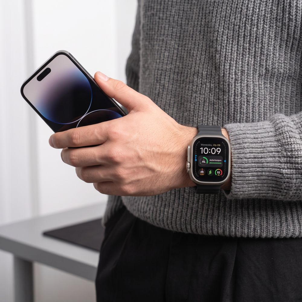 Dirželis Tech-Protect Silicone Line Apple Watch 8 / 9 / 10 / 11 / 12 / SE / Ultra (44 / 45 / 46 / 49 mm), juodas -- Apple...