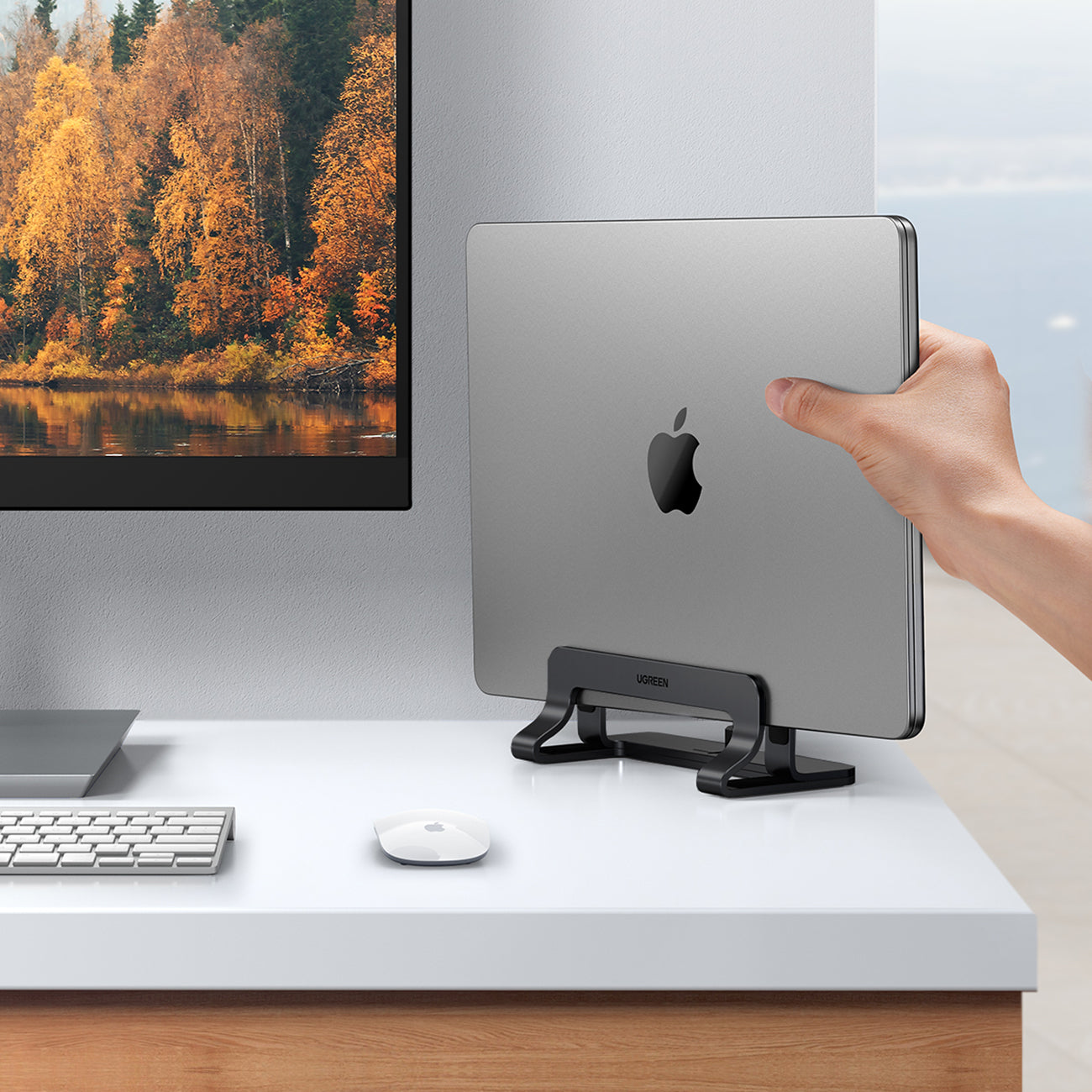 Ugreen aliuminio vertikalus stovas MacBook nešiojamajam kompiuteriui planšetei sidabrinis (20471 LP258) -- MacBook