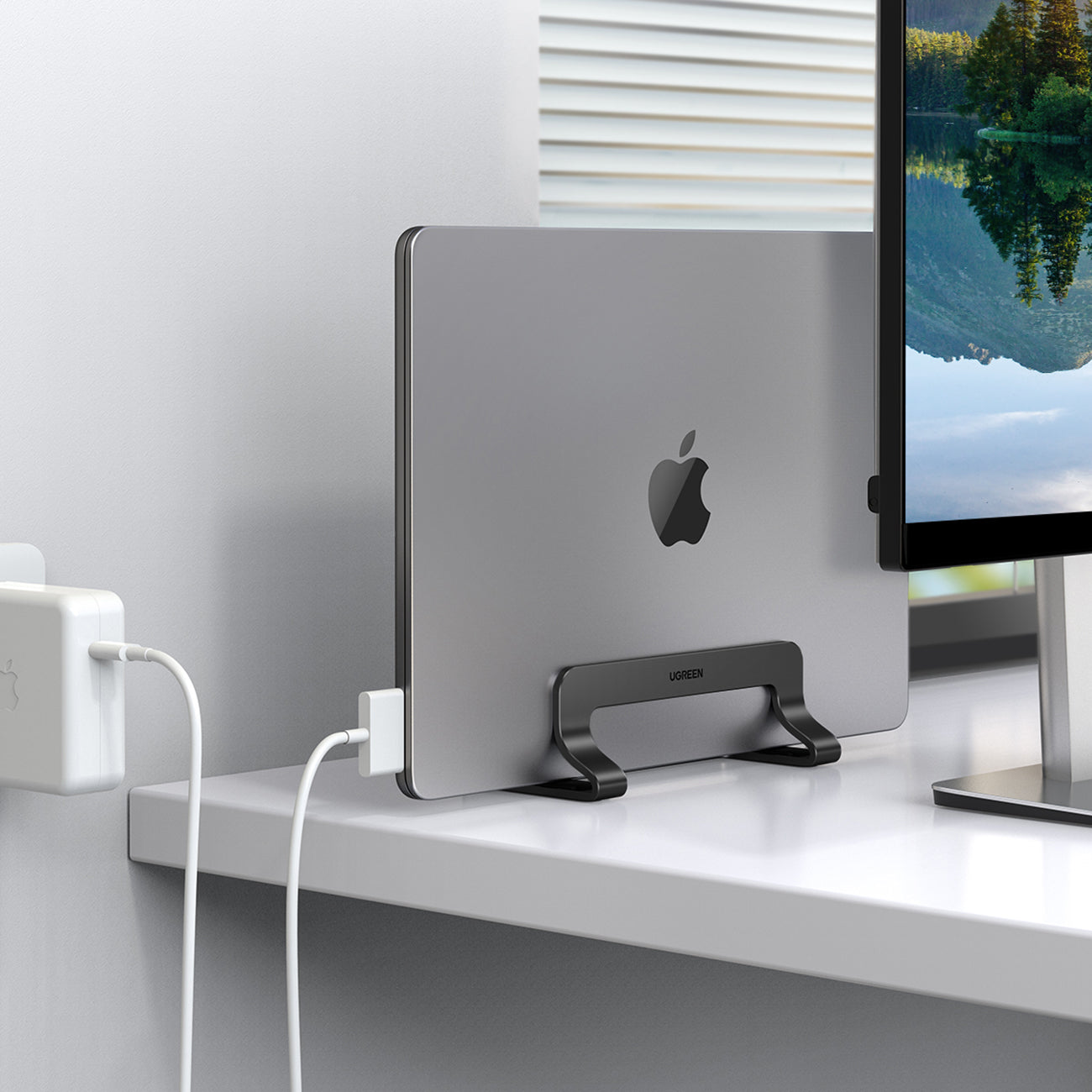 Ugreen aliuminio vertikalus stovas MacBook nešiojamajam kompiuteriui planšetei sidabrinis (20471 LP258) -- MacBook