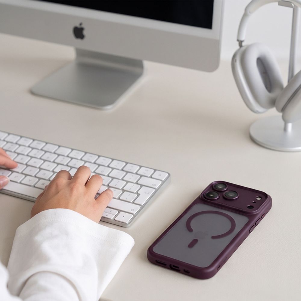 Dėklas Tech-Protect MagPeak MagSafe CC iPhone 17 Pro / 18 Pro, matinis tamsiai vyšninis -- iPhone 17 Pro, iPhone 18 Pro