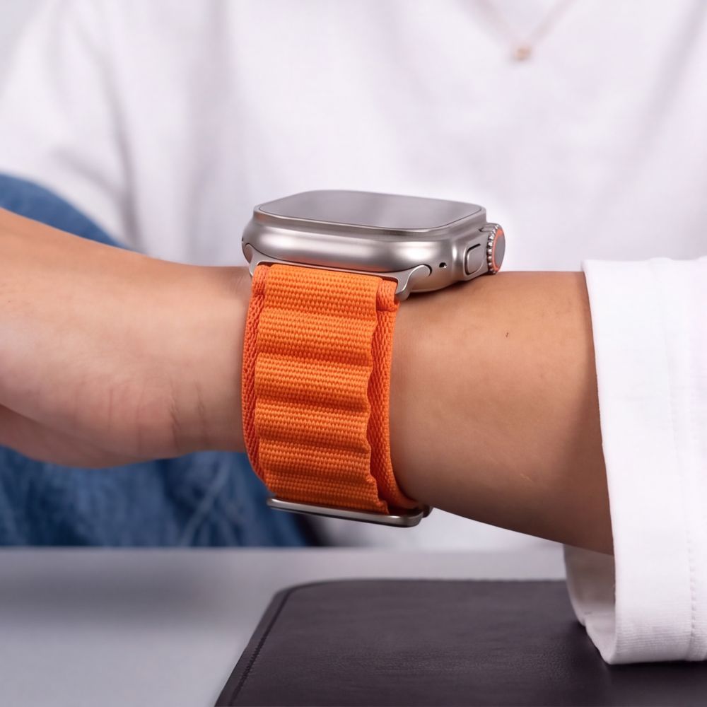 Dirželis Tech-Protect Nylon Pro Apple Watch 8 / 9 / 10 / 11 / 12 / SE / Ultra (44 / 45 / 46 / 49 mm), oranžinis -- Apple...