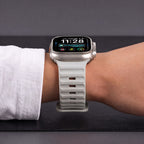 Dirželis Tech-Protect Silicone Line Apple Watch 8 / 9 / 10 / 11 / 12 / SE / Ultra (44 / 45 / 46 / 49 mm), pilkas -- Apple...