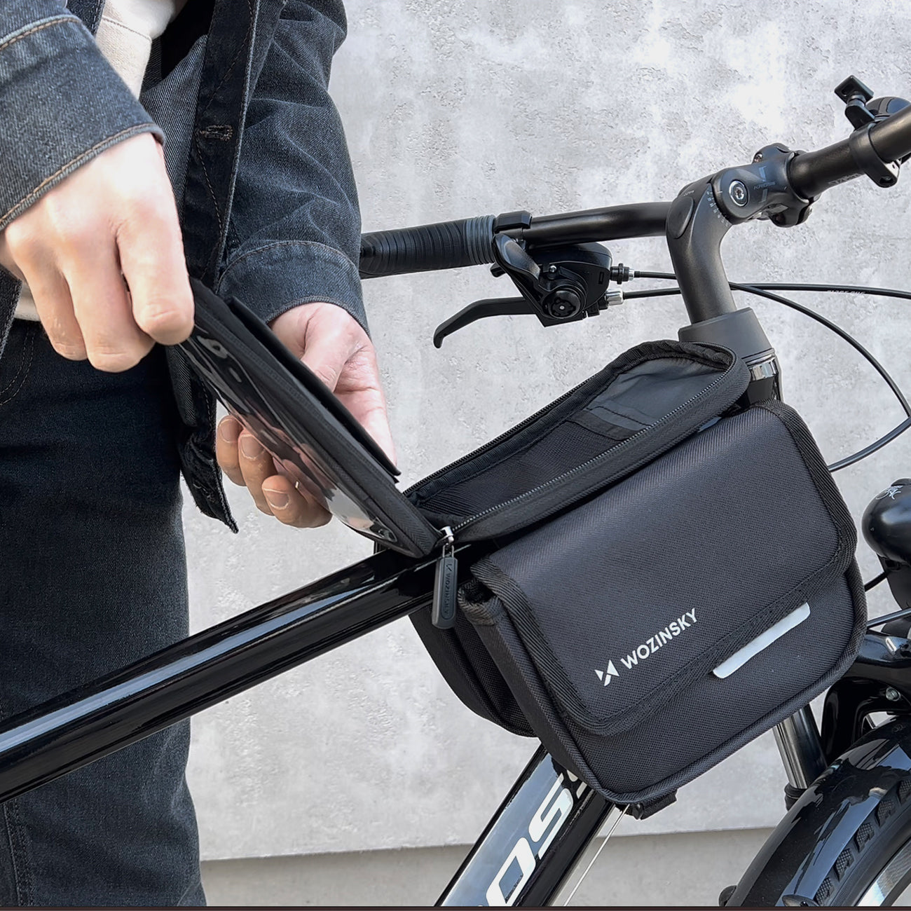 Wozinsky 1,5L Dviračio Rėmo Krepšys su Išmaniojo Telefono Langu – Juodas (WBB26BK) -- Bicycle Bags