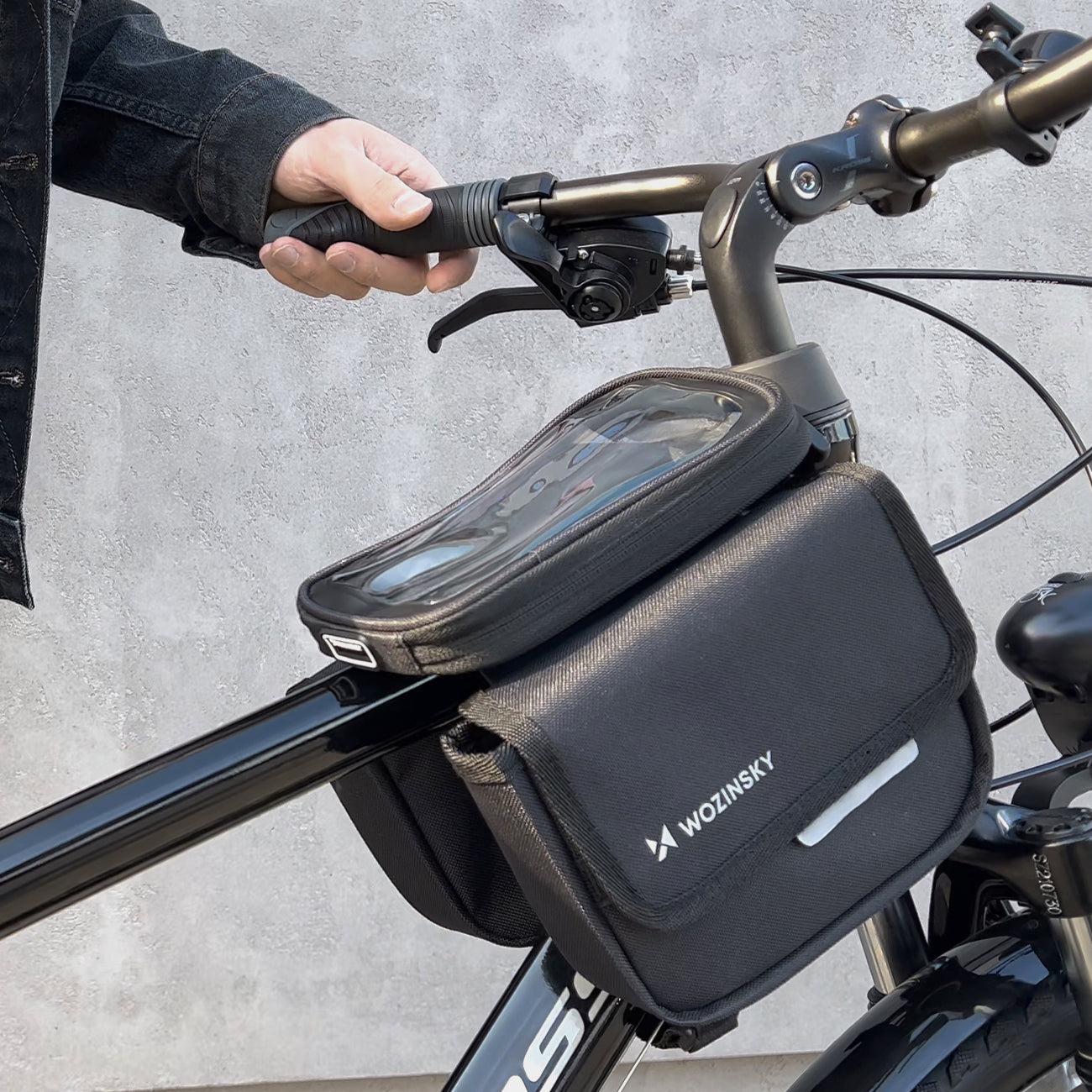 Wozinsky 1,5L Dviračio Rėmo Krepšys su Išmaniojo Telefono Langu – Juodas (WBB26BK) -- Bicycle Bags
